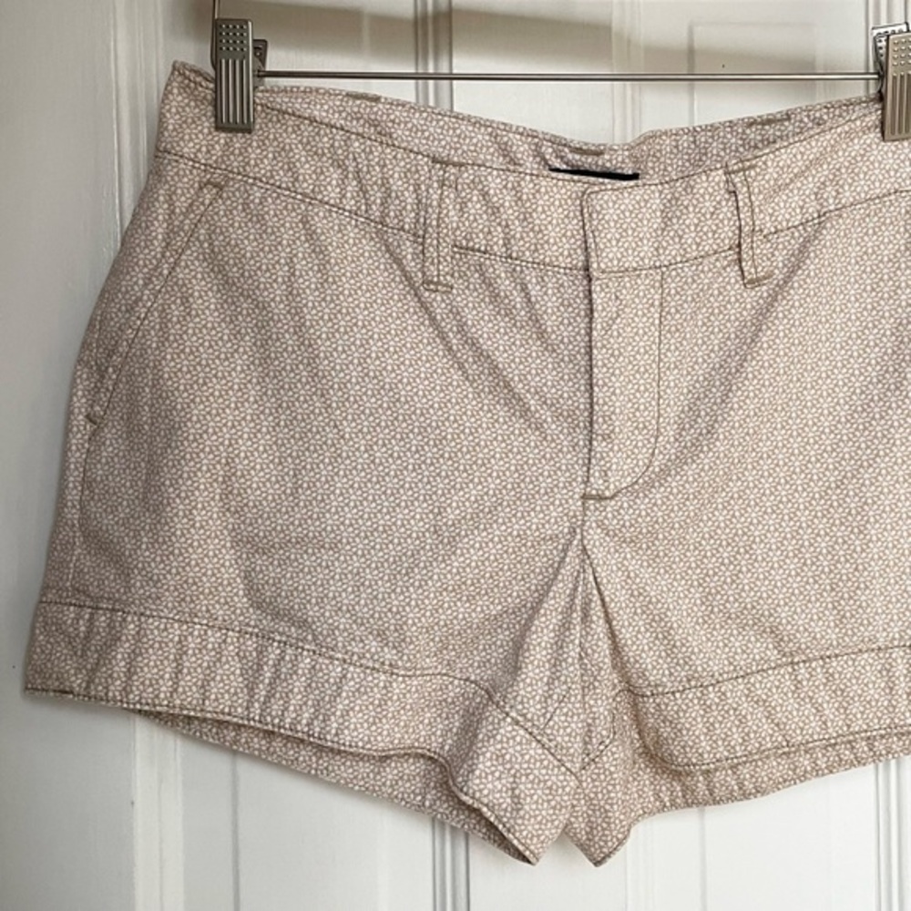 GAP chino shorts Floral Tan Khaki Sz 6 Women’s Cotton Shorts